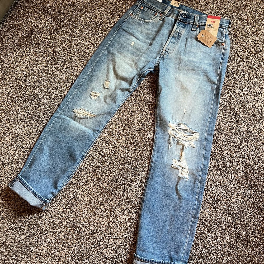 Levi's Men's Light Blue Distressed Jeans